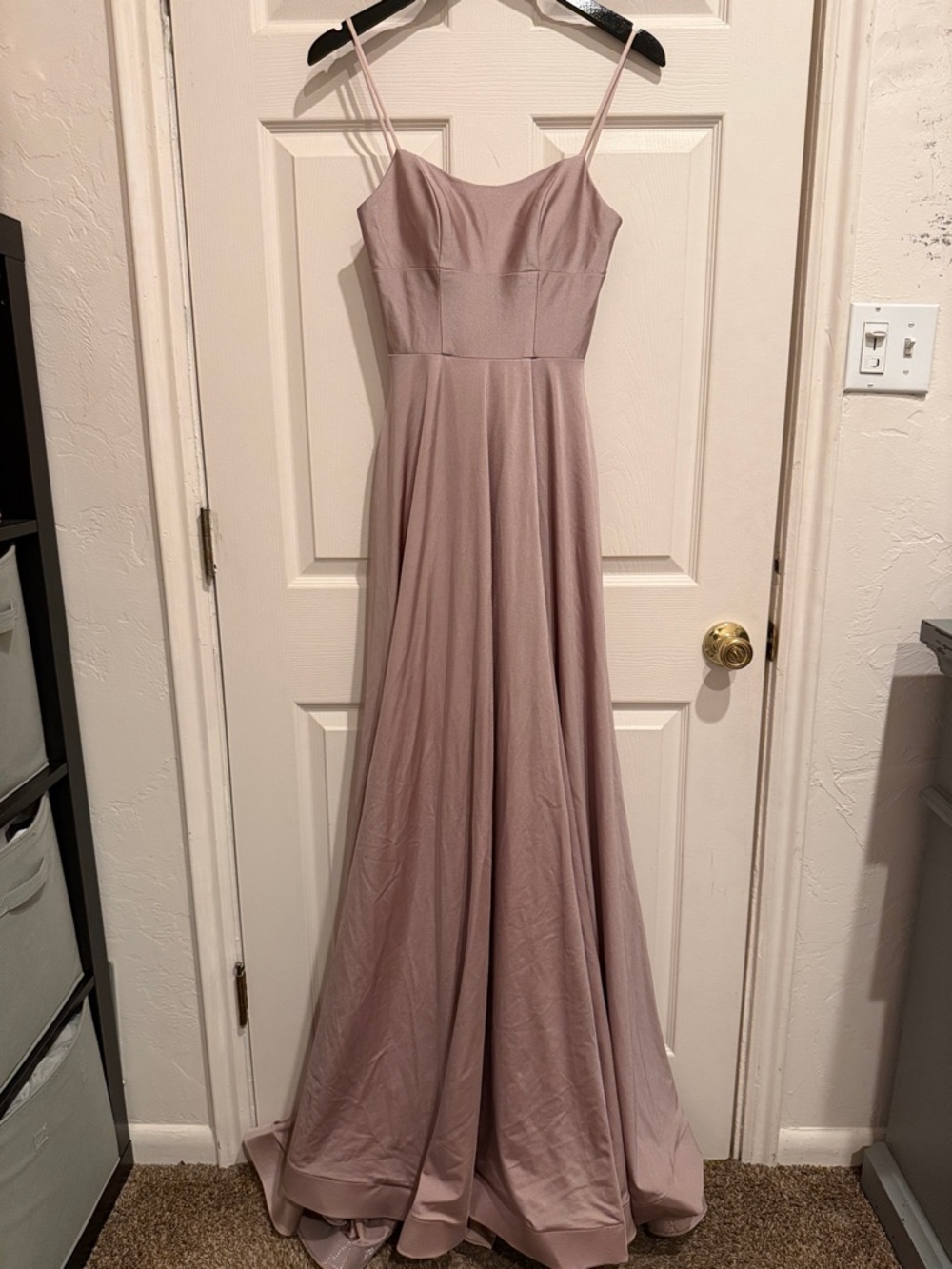 J’adore Elegant Mauve Spaghetti-Strap Evening Prom Formal Gown